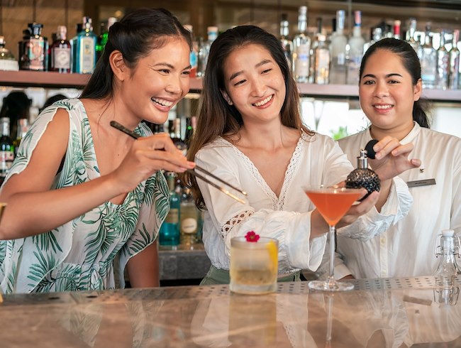 DRIFT BEACH BAR & GRILL